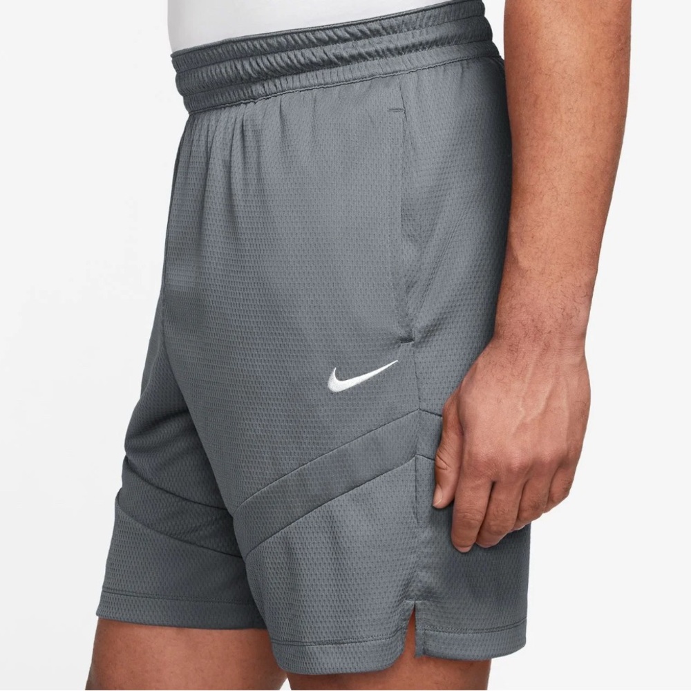 Nike Gray Athletic‎ Shorts Modern Fit Size L